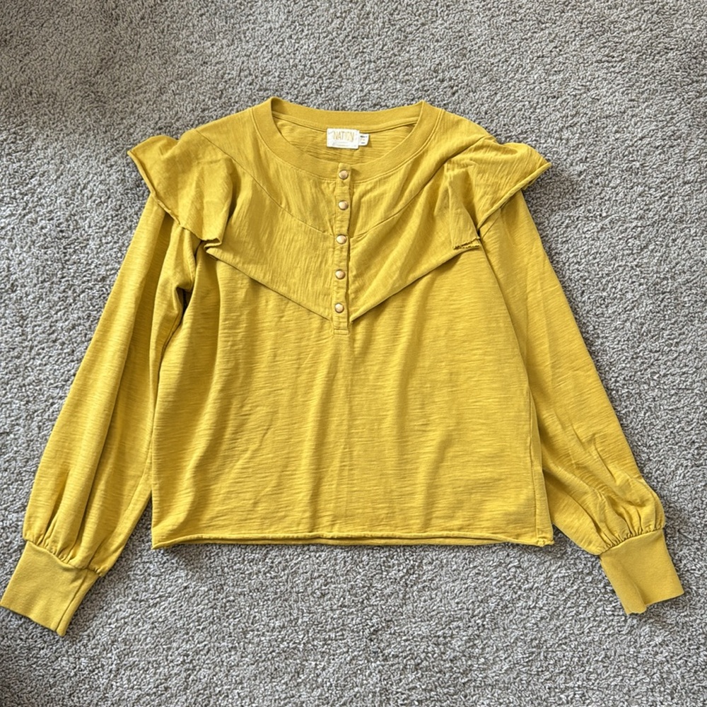 Nation LTD Ruffle Button accent top - Picture 4 of 7